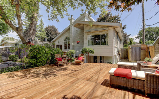 Sublime Maison avec Toit Cathédrale à Greenfield Park